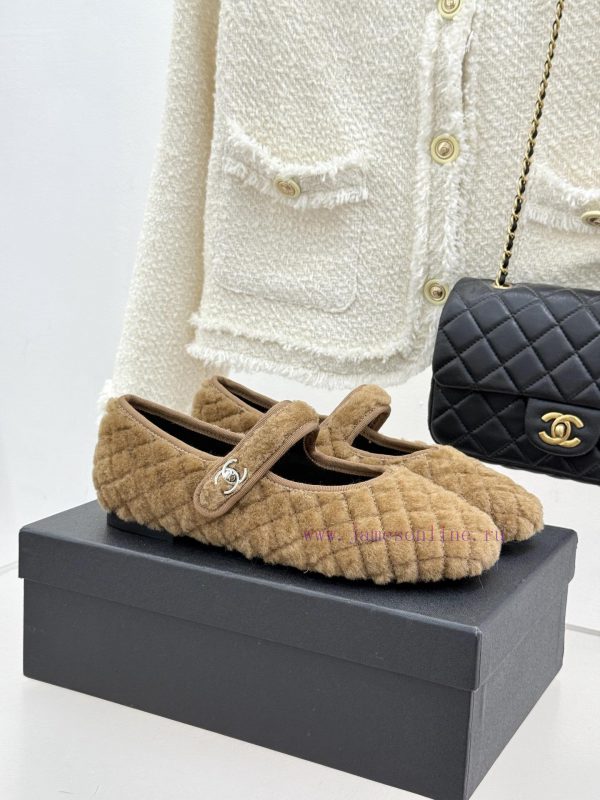 καζακου γιαννα μπλε πεδιλα | Chanel | Chanel Classic Diamond Grid Backpack Buckle Mary Jane Hairy ShoesWearing These Fur Sho grwnww71 | παντοφλες μικυ μαους
