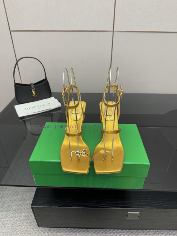 μαυρο πεδιλο 2017 | The Top 2023 Square Toe Toe Toe Of Bottega Veneta Is Both Domineering And Fashionable Popular O iftzx6p2 | παπουτσια μουστακι