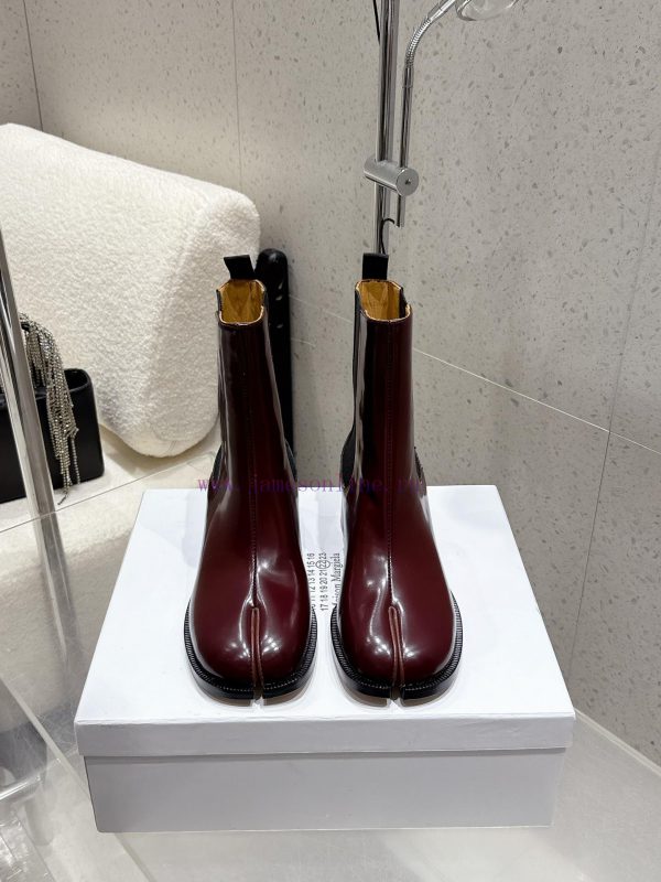 παντοφλες σκρουτζ ανδρικες birkenstock | Maison Margiela's New Split Toe Boots MM6 Short BootsExtremely High Recognition Perfect Comfort 15x0fmyk | παπουτσια με κορδόνια τακουνι geox γυναικεια