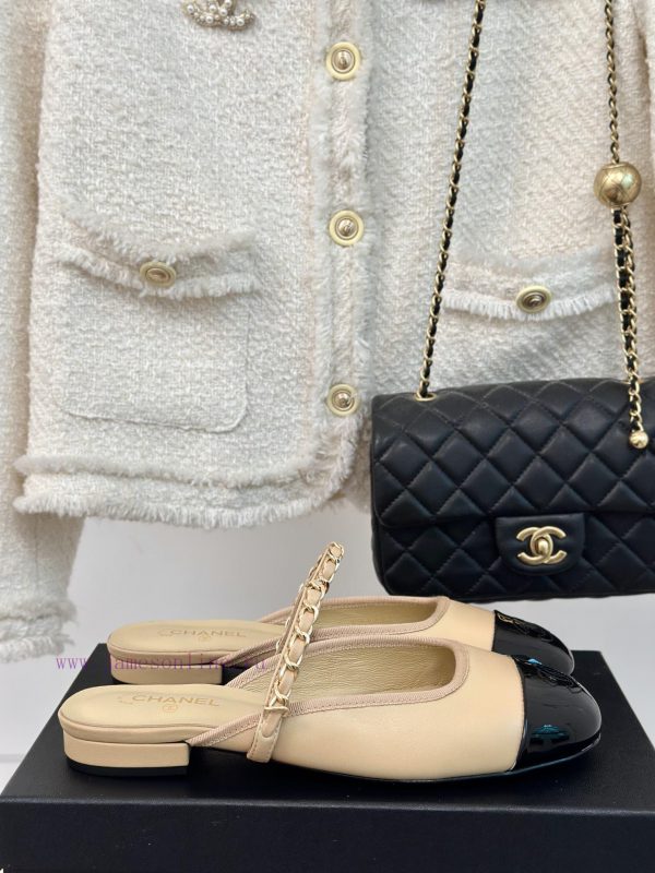 pedilo me χρυσο τακουνη | Chanel | Chanel 24CP New ProductDouble C Color Blocked Chain Half SlippersThe Shoe Upper Is Mad 3vhljg35 | μποτακια γυναικεια χαμηλο τακουνι