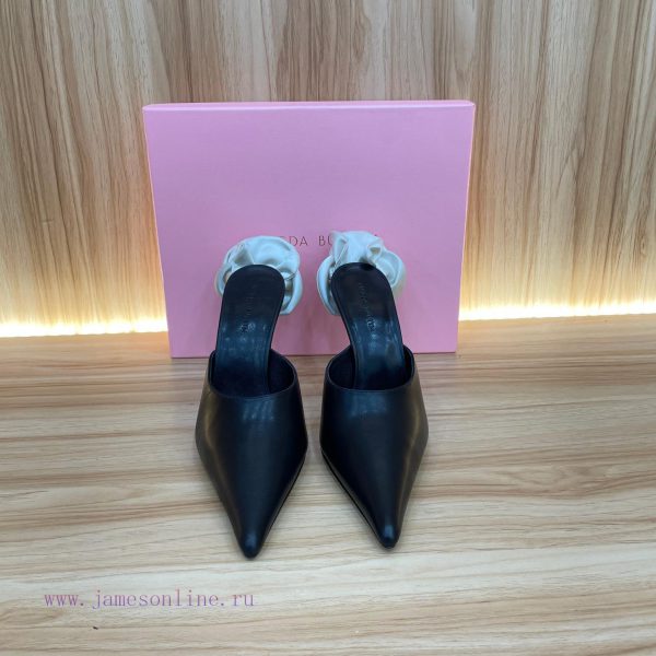 παντοφλες με αποσπωμενο πατο νουμερο 45 | Magda Butrym As The Founder Of The Brand Has Redefined Femininity In Her Unique Way. She Combin 1bhn60u5 | σκρουτζ γαλοτσες crocs