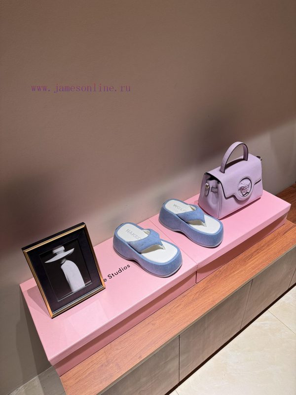 κομψα ανατομικα παπουτσια | The MostNAKED WOLFE 24/𝐒𝐒 Spring/Summer New ProductsMetal Wolf Head Thick Bottom Flip FlopsIns l9vfd7hx | γκατζοφλιας μποτακια ψηλα