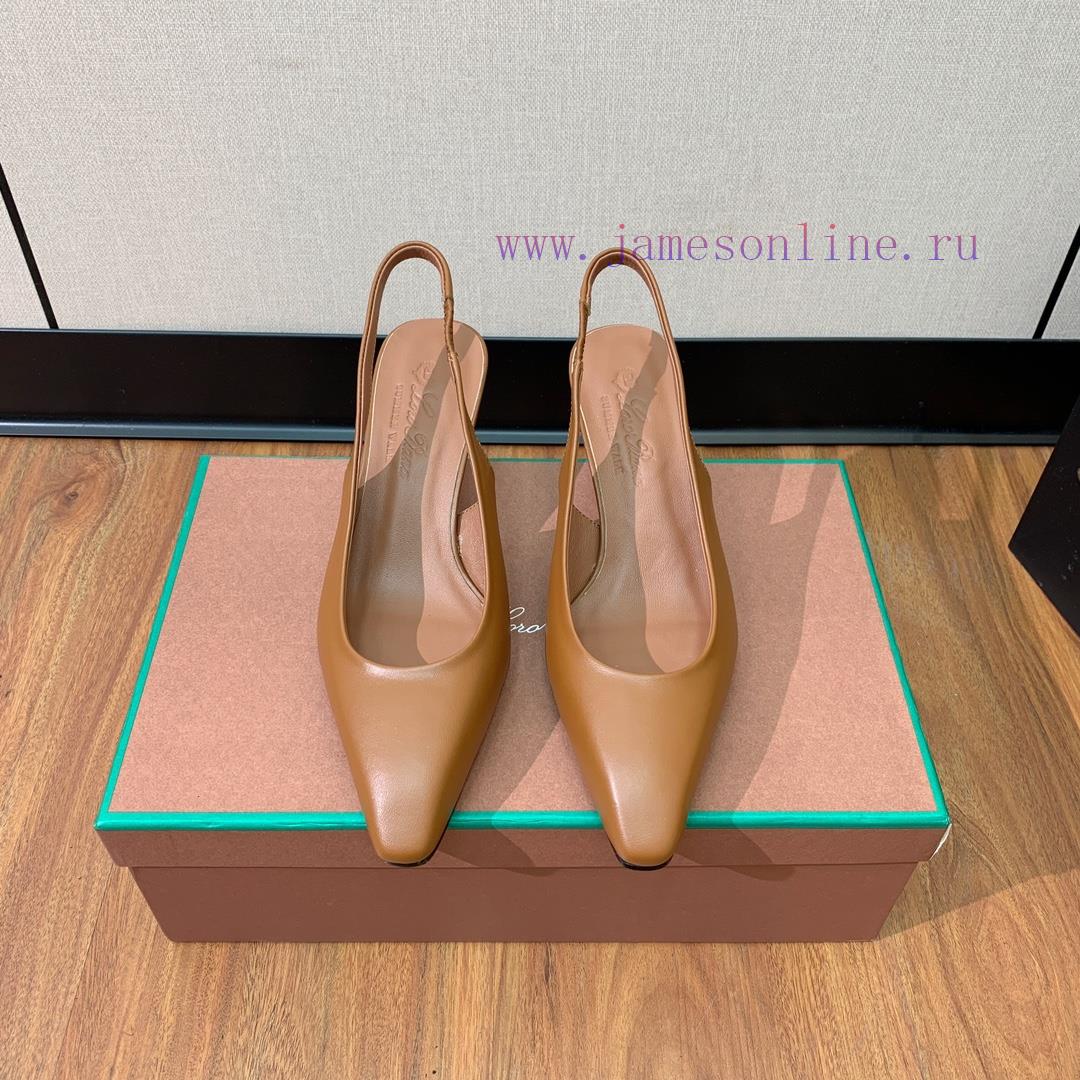 γκρι σουεντ φλατ μποτες over the knee | The Minimalist Style Of Loro Pia * A Rear Air Sole Is A Very Durable Style And It Is The King O rldae2vq | πωσ ανοιγω στενα παπουτσια - Image 2