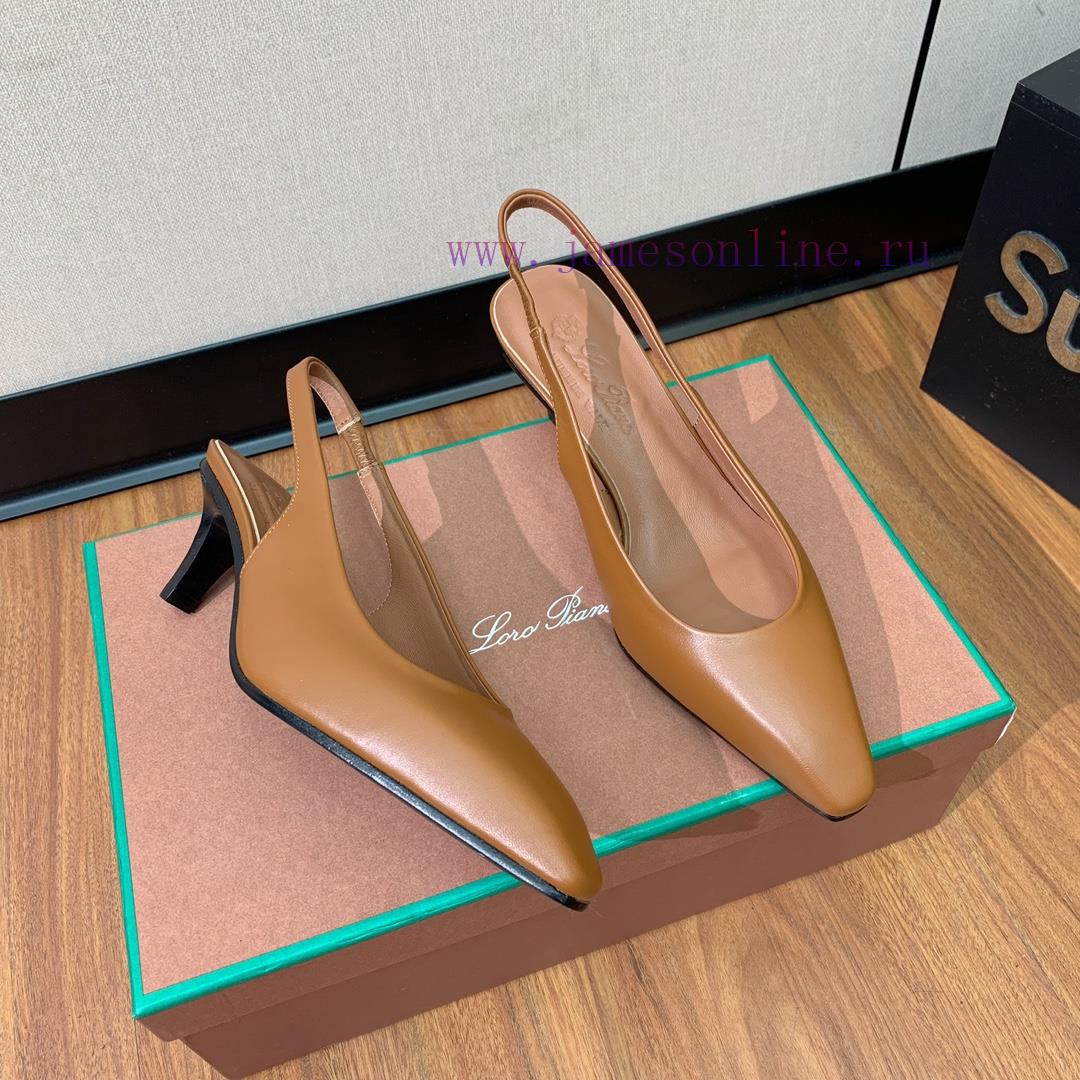 γκρι σουεντ φλατ μποτες over the knee | The Minimalist Style Of Loro Pia * A Rear Air Sole Is A Very Durable Style And It Is The King O rldae2vq | πωσ ανοιγω στενα παπουτσια - Image 3