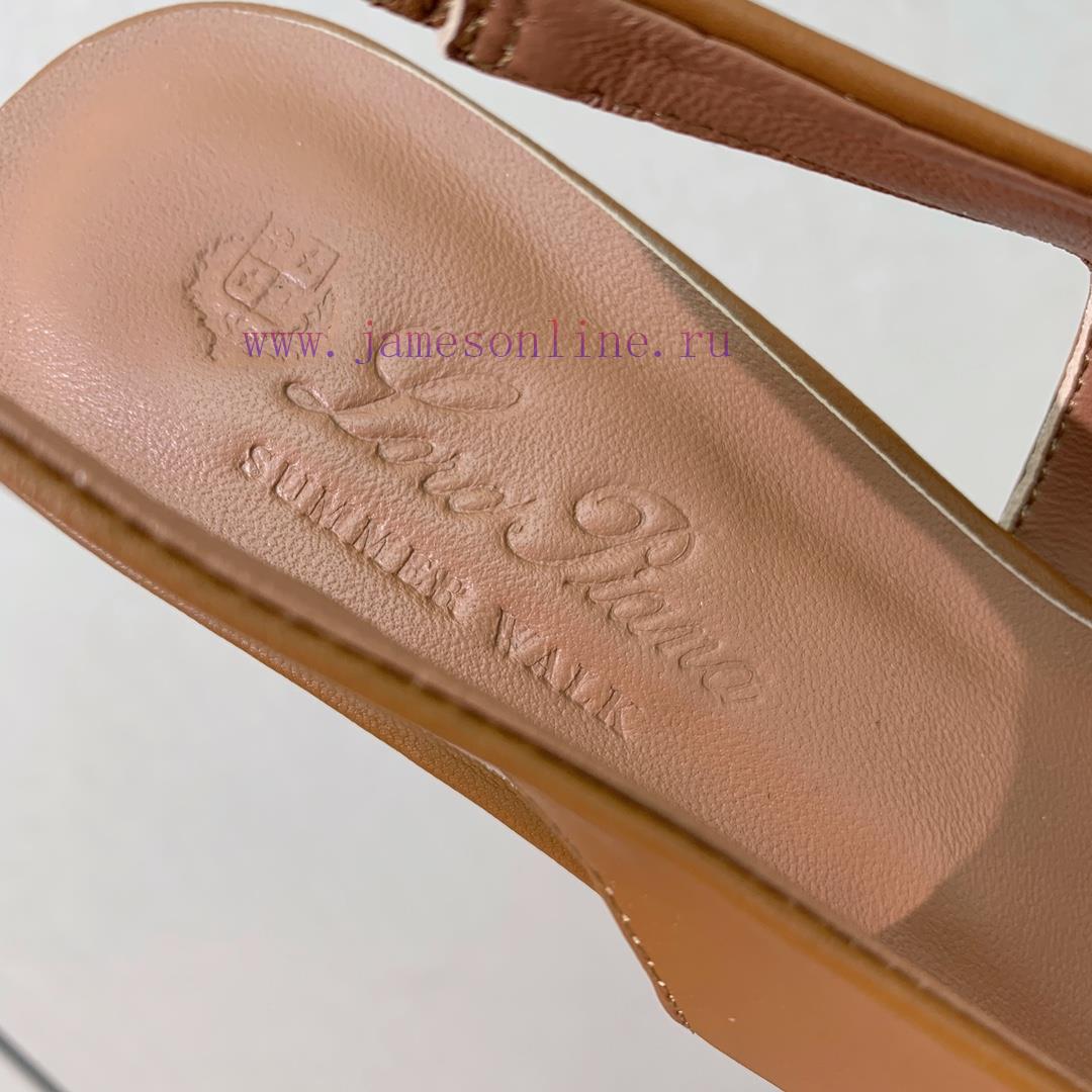 γκρι σουεντ φλατ μποτες over the knee | The Minimalist Style Of Loro Pia * A Rear Air Sole Is A Very Durable Style And It Is The King O rldae2vq | πωσ ανοιγω στενα παπουτσια - Image 8