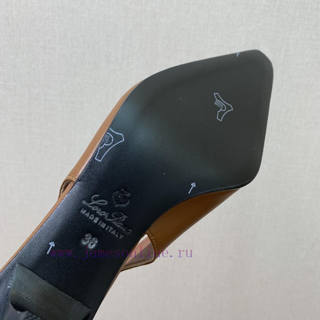 γκρι σουεντ φλατ μποτες over the knee | The Minimalist Style Of Loro Pia * A Rear Air Sole Is A Very Durable Style And It Is The King O rldae2vq | πωσ ανοιγω στενα παπουτσια - Image 9