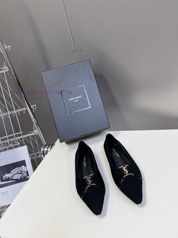 converse ανοιξιατικα μποτακια | SAIN * LAURENT's New Spring And Summer Collection Has Been Released Featuring Pointed And Sexy t9vn7c9o | μπλε ρουα πεδιλαπεδιλα χοντρο τακουνι