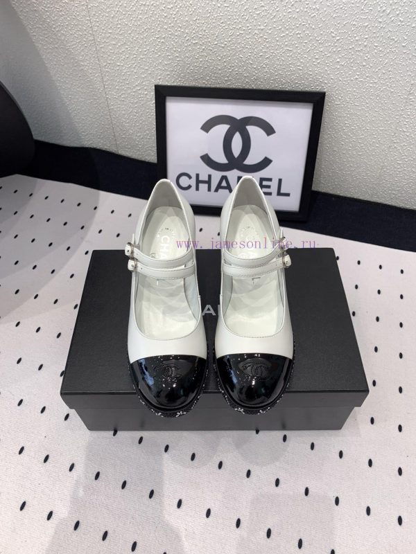παντοφλεσ παρεξ | Chanel's New Coarse Heel Rhinestone Sandals Are A Must-have Summer Item And Another Popular Rhi j12r92g0 | τι να βαλω στα παπουτσια για να μην μυριζουν