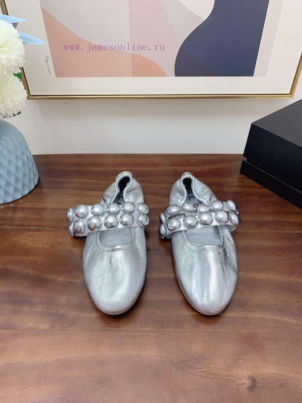 παντοφλες μονοκερος γουνα | AlAIA | Classic Retro Pearl Mary Jane Shoes From AlAIAFull Of Girlish Style With Both Modern An rdpa0xxk | καπιτονέ μποτάκια nak