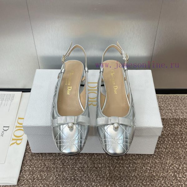 πεδιλα μπεζ χαμηλο τακουνι | Dior 2024 Spring/Summer Haute Couture Collection New Ballet Iconic Electric Embroidered Vine Gr 8rm7nit9 | μακριά φορέματα με φαρδιές μπότες με τακούνι