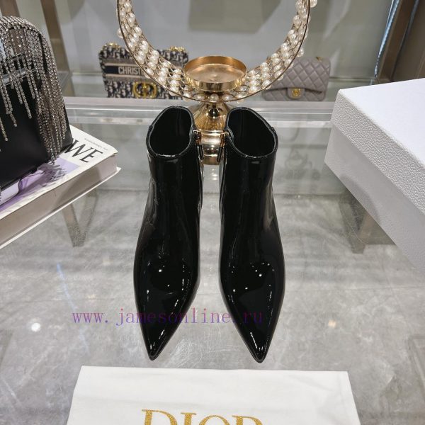 παντοφλεσ πεντικιουρ με διαχωριστικα | Dior. The New Dior/boot Collection Is On The Rise Comfortable To Wear And Full Of Feminine Char wp1iz3b5 | bierken παντοφλες