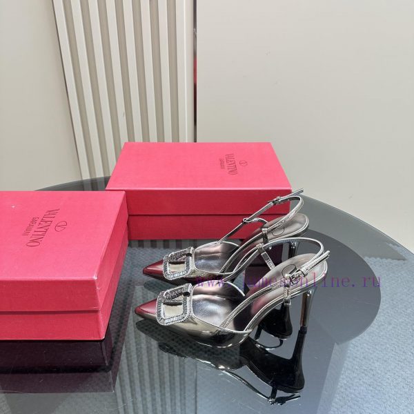 πεδιλα διαφανη | 𝑉𝐴𝐿𝐸𝑁𝑇𝐼𝑁𝑂 Valentino's Rhinestone V-button Sandals The Latest Series Can Be Said To Be Very Popu 1bip2v4e | παντοφλες μποτακια γυναικειες χειμερινες b soft