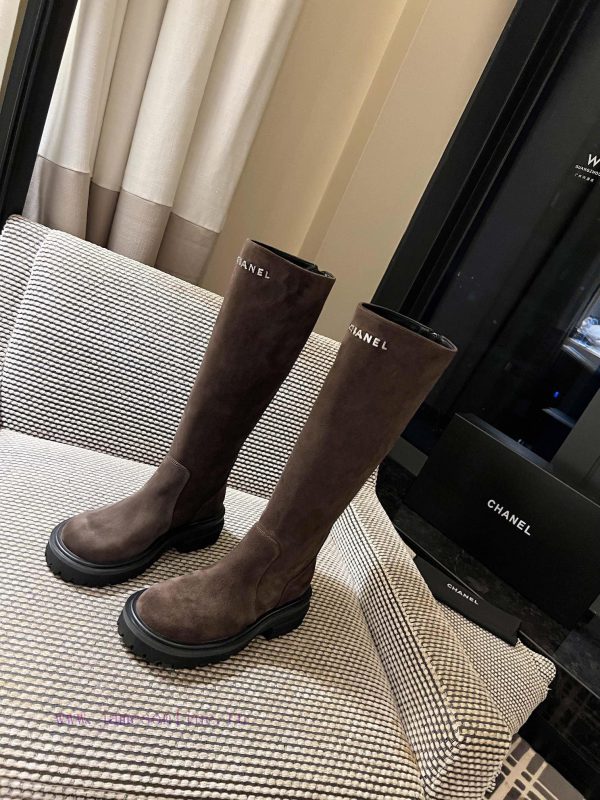 παπούτσια μεγάλα μεγέθη | CHANEL's New Autumn And Winter 24 B Letter Knight Boots Are Truly A Representative Of Handsome 5e3oldto | μποτακια γυναικεια tsakiris mallas