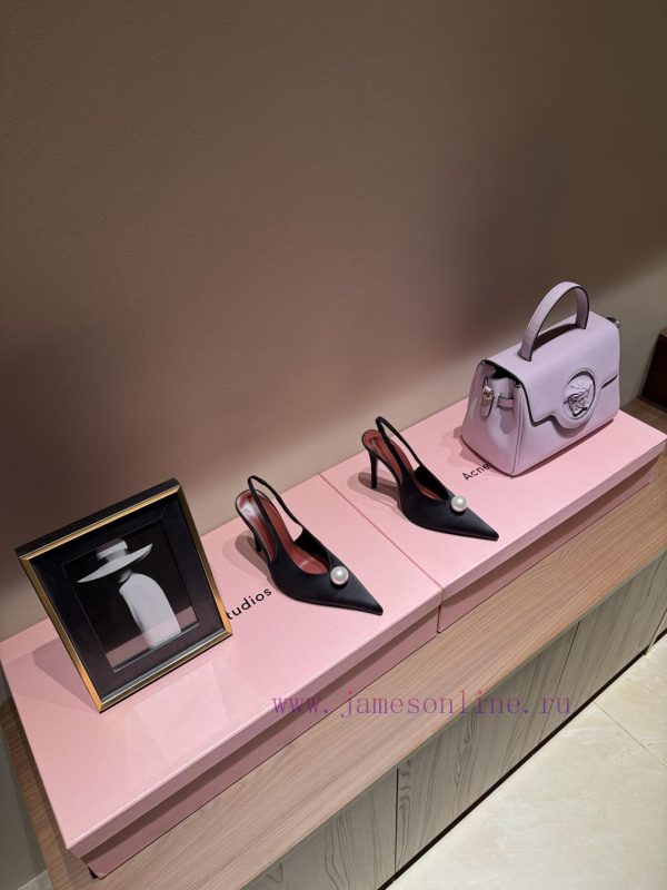 mothercare παντοφλακια | 99% Unaware Of Magda ButrymCreate A Contemporary Perspective Of Romanticism Balancing Low-key A epr69s9z | crevo μποτες