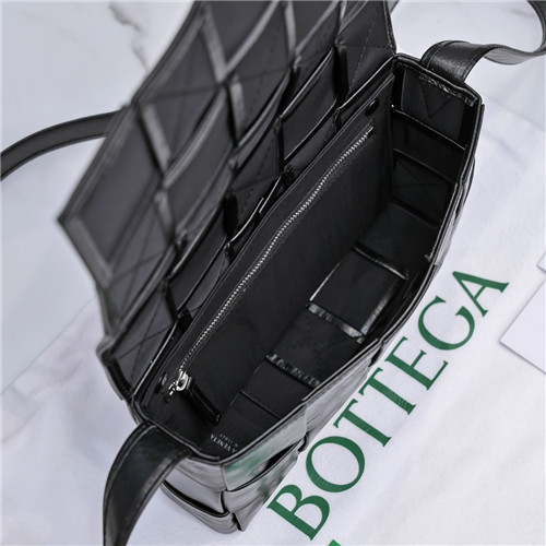bottega veneta bv cassette bag - Image 6