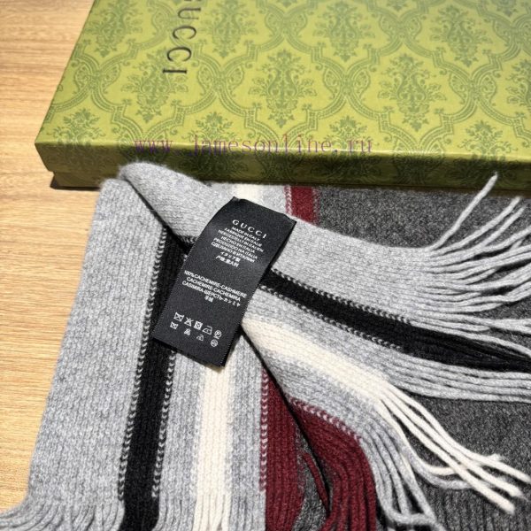 Gucci, high-end wool knitted scarf! This men's design is formal, casual, and very classical.fswdmzqd - Image 3