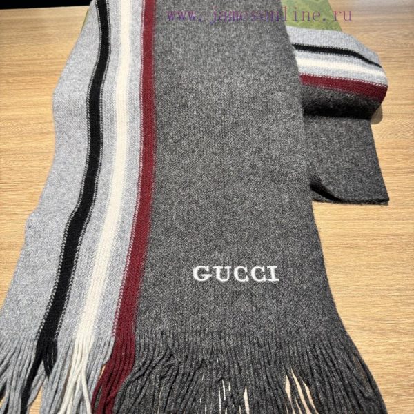 Gucci, high-end wool knitted scarf! This men's design is formal, casual, and very classical.fswdmzqd - Image 4