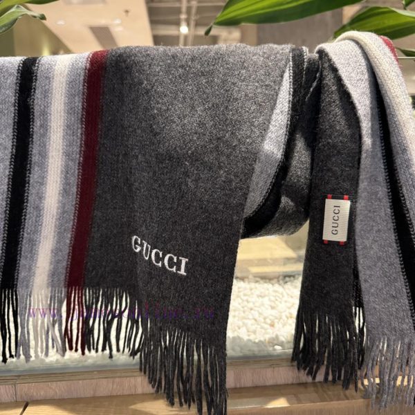 Gucci, high-end wool knitted scarf! This men's design is formal, casual, and very classical.fswdmzqd - Image 7