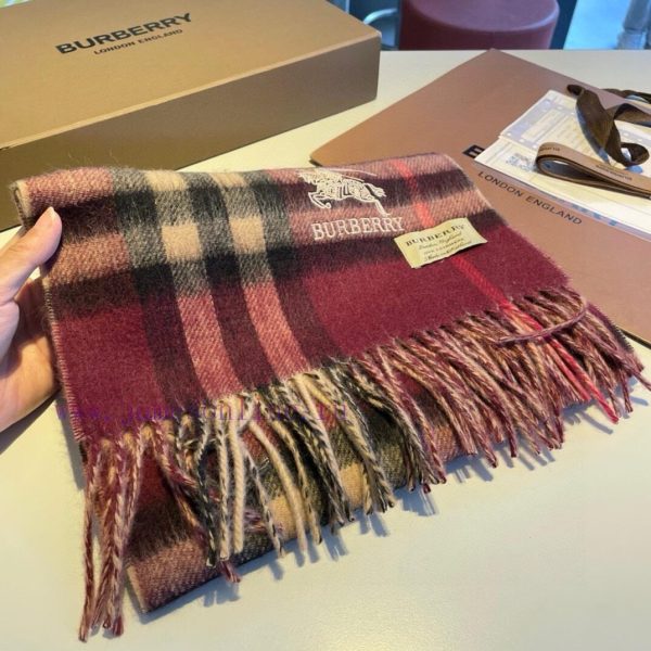 The classic design of the popular double faced cashmere is perfect, and the looming Burberryj9ithlhe - Image 4
