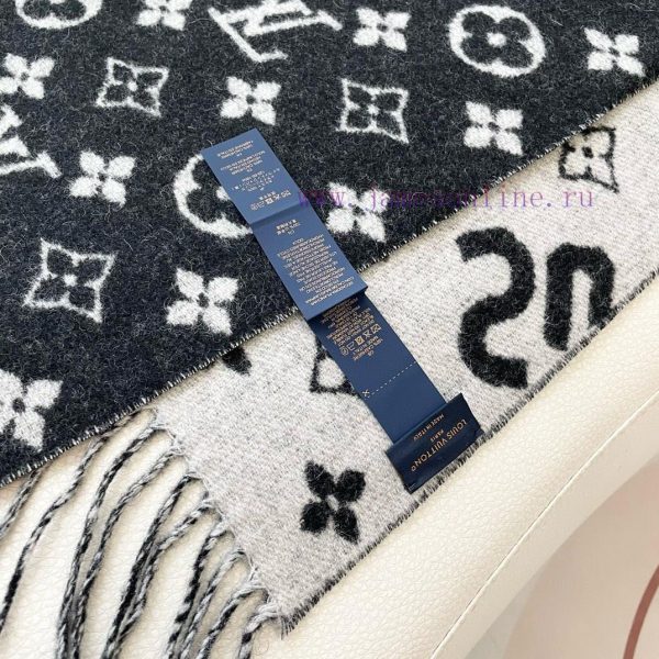 The best Superme super soft and sticky LV Supreme LV co branded scarf Red to Half the Sky ️ k7mjoqyu - Image 9