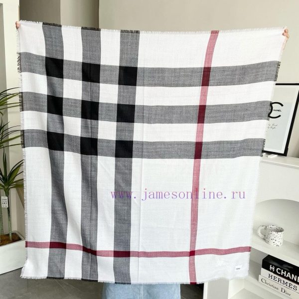 Burberry classic synchronized ultra-thin cashmere plaid square scarf in stock, essential for8cp2hn4h - Image 7