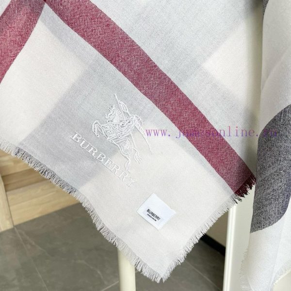 Burberry classic synchronized ultra-thin cashmere plaid square scarf in stock, essential for8cp2hn4h - Image 10