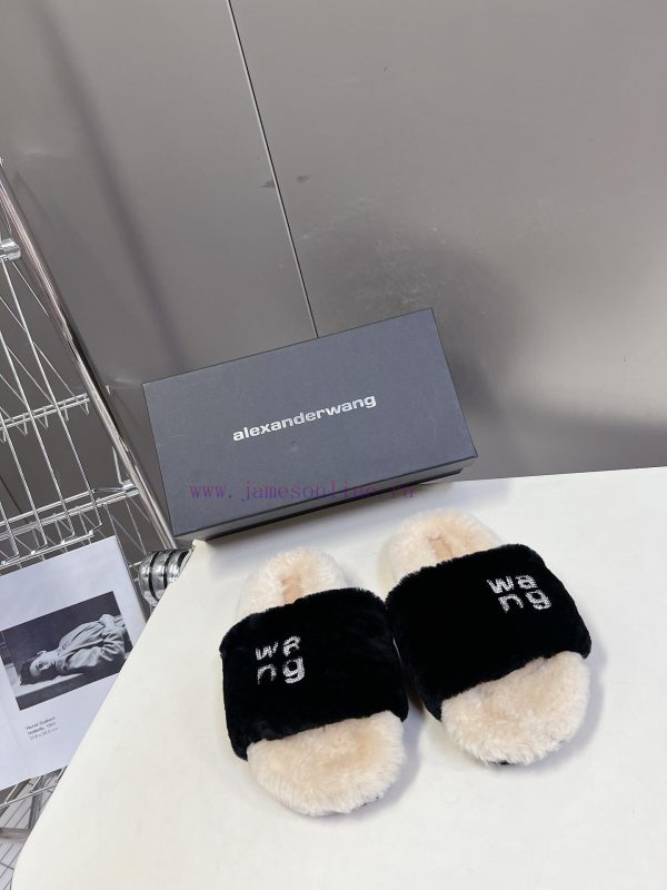 Alexander Wang's wool slippers are so beautiful~It's hard not to love themBLING BLING autumngmqassdc