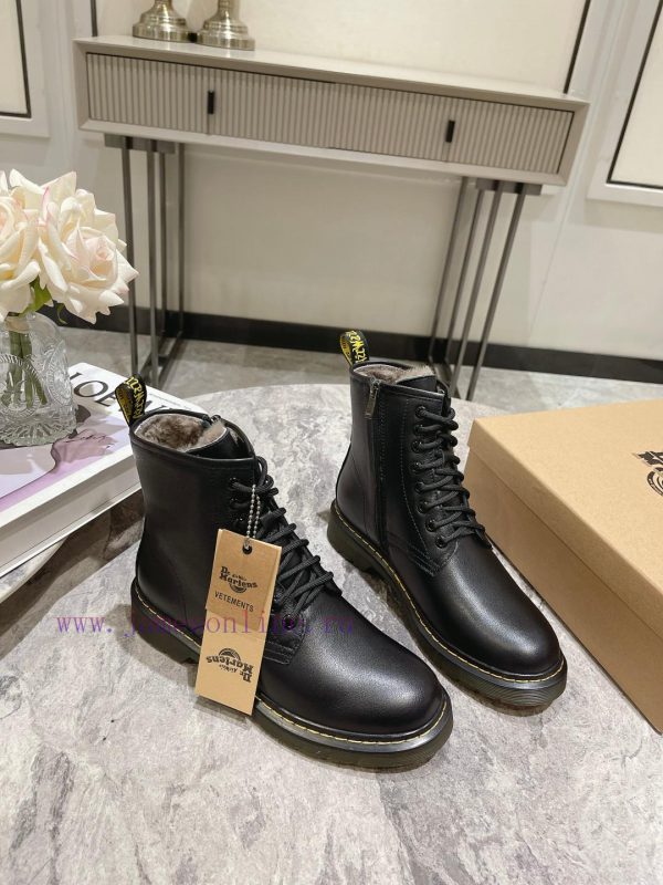 ,Dr. Martens Martin Dr. Martin Boots 2023 Autumn/Winter Edition Wool ShortThe classic style t20bcns9