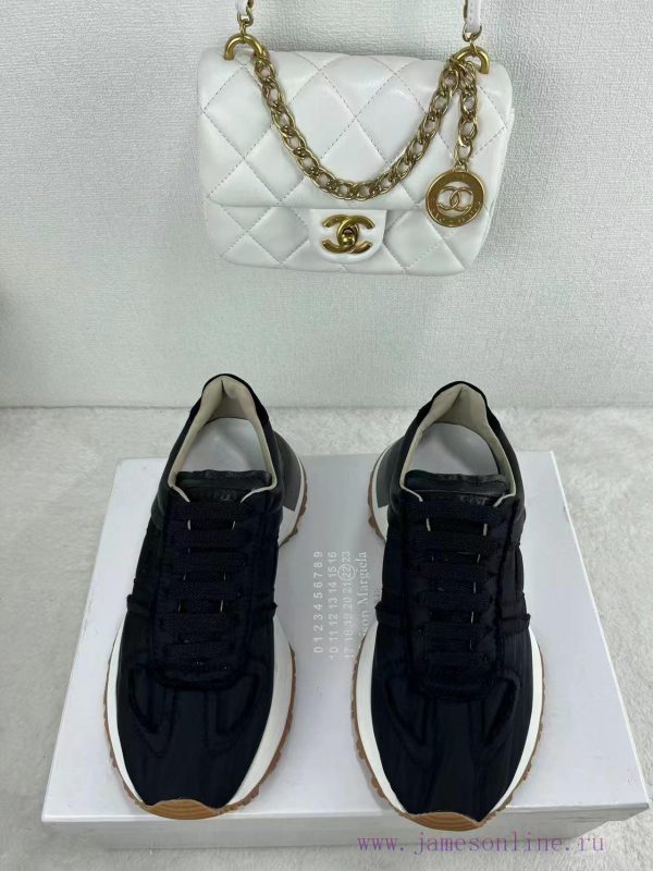 Maison Margiela mm6 Put it on, take the steps of your life, accompany it, and embark on a dio44w0pgp