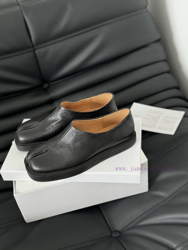 High quality Maison Margiela MM6 split toe shoes Tabi Italian vegetable tanned sheepskinFor h29tg02u - Image 3