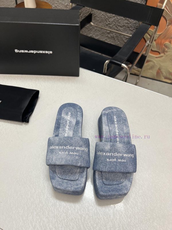 Alexander King 24's new thick soled slippers are a pair of shoes full of street feel, with tnqxwnxws