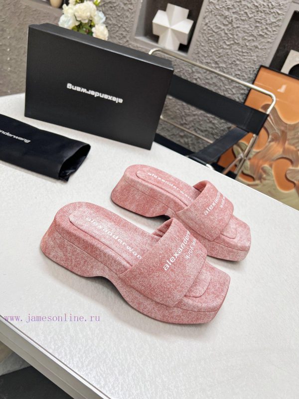 Alexander King 24's new thick soled slippers are a pair of shoes full of street feel, with txbbezdro - Image 4
