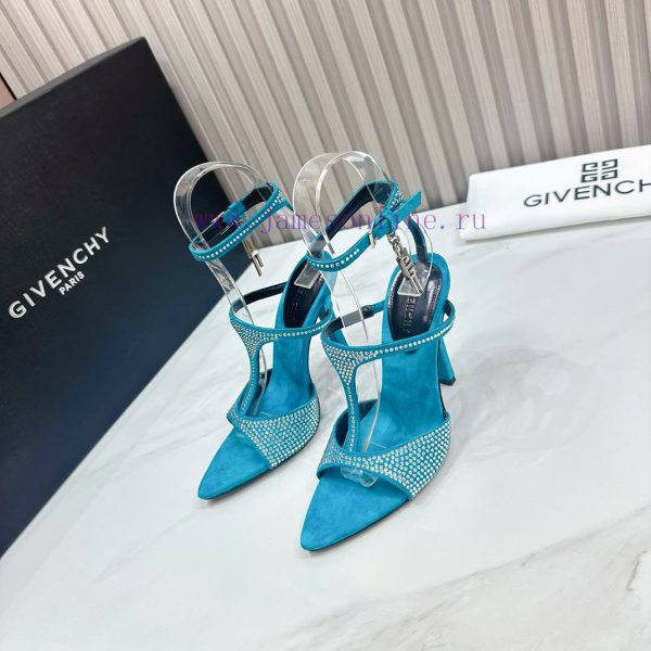2024 SSS launches GIVENCHY spring/summer collection - the brand's iconic retro elegance contq4ibmz4p - Image 3