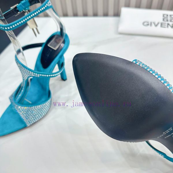 2024 SSS launches GIVENCHY spring/summer collection - the brand's iconic retro elegance contq4ibmz4p - Image 10