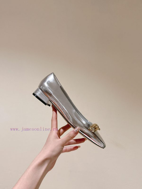 | ²⁰²4 ??  ??Ferragam"Ferragamo Spring/Summer Collection's new product features a square 1nomsxtl - Image 9