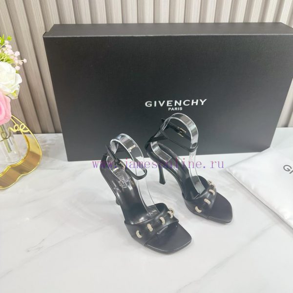 2024 SSS launches GIVENCHY spring/summer collection - the brand's iconic retro elegance conlcgthcxs