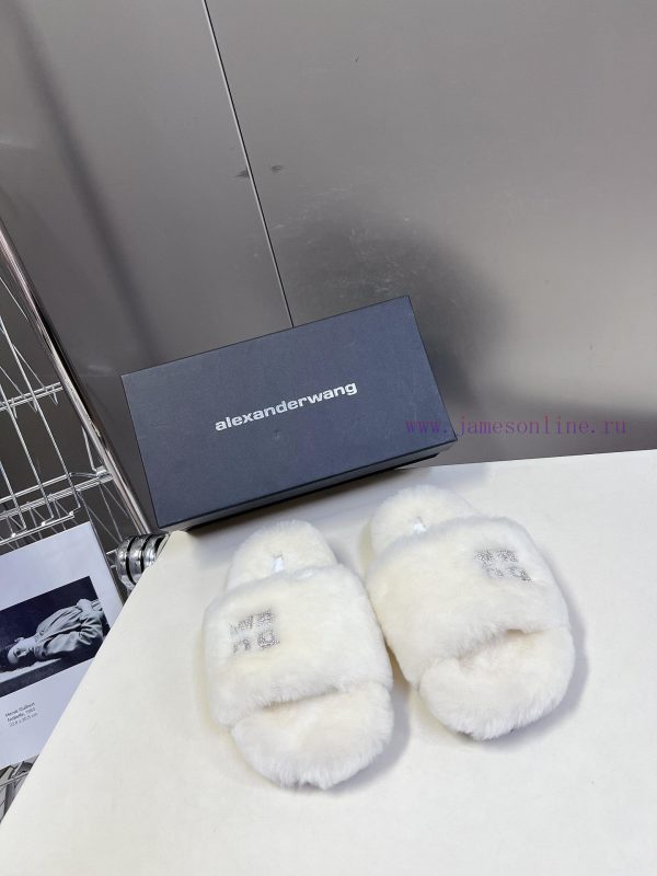 Alexander Wang's wool slippers are so beautiful~It's hard not to love themBLING BLING autumns6k6qgd4