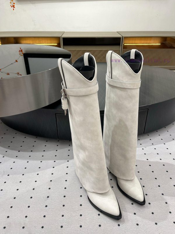 New autumn and winter products from ????????????, popular throughout the fashion industry4kpv9sws