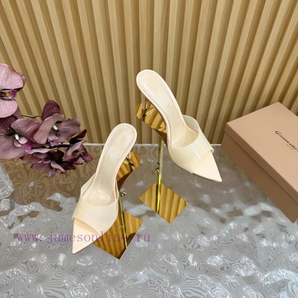 Gianvito Rossi 2024 Classic Pointed PVC Film High Heels Half Drag————————————Its appearance 378j6sbi